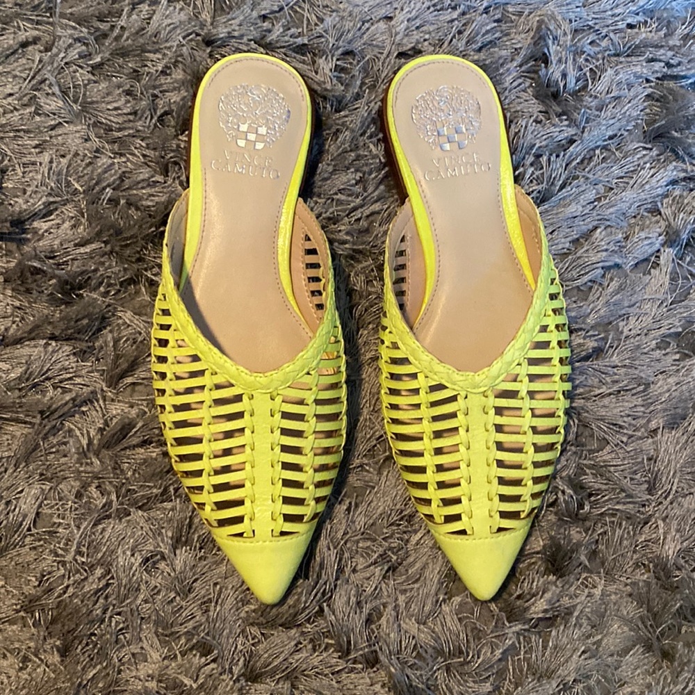 Vince Camuto flats